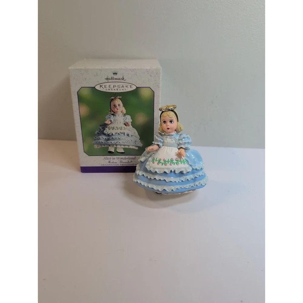 Hallmark Spring ornament 2000 ALICE IN WONDERLAND Madame Alexander